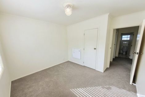 Photo of property in 3a Leiden Place, Totara Vale, Auckland, 0629