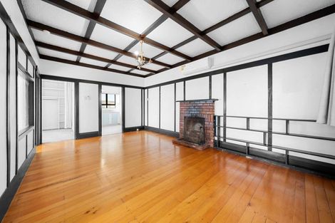 Photo of property in 9 The Esplanade, Eastern Beach, Auckland, 2012