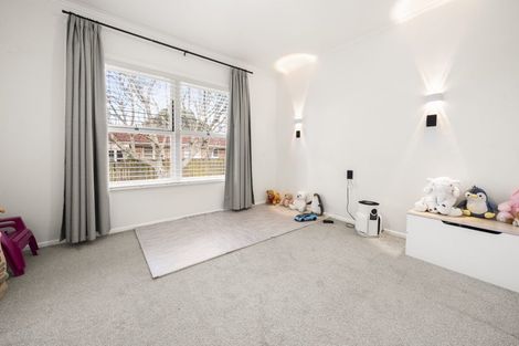 Photo of property in 21 Orams Road, Hillpark, Auckland, 2102