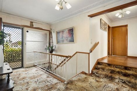 Photo of property in 84 Royal View Road, Te Atatu South, Auckland, 0610