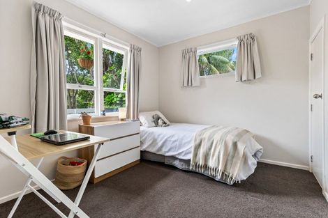 Photo of property in 2/71 Saddleback Rise, Murrays Bay, Auckland, 0630