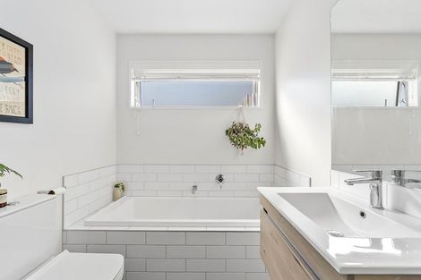 Photo of property in 8 Bell Street, Lake Hawea, Wanaka, 9382