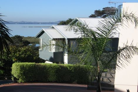 Photo of property in 23 Bocage Lane, West Harbour, Auckland, 0618