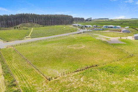 Photo of property in 38 Mowhia Grove, Waitarere, Levin, 5510