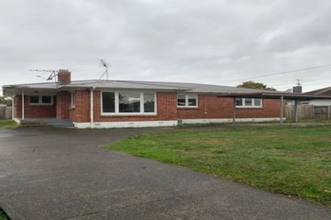 Photo of property in 24 Sutton Crescent, Papakura, 2110