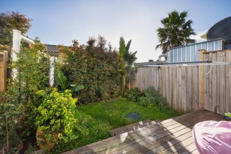 Photo of property in 7/112 Astley Avenue, New Lynn, Auckland, 0600