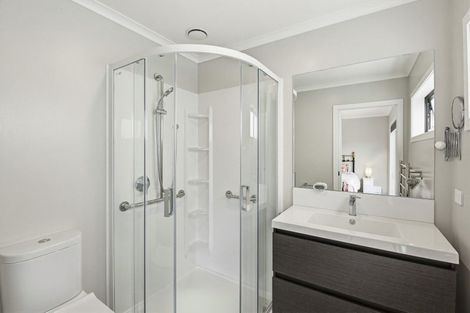 Photo of property in 12 Enereta Road, Otaki, 5512