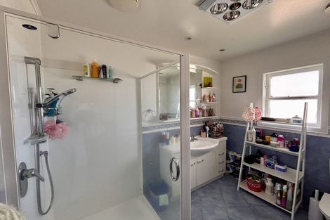 Photo of property in 40 Strid Road, Te Atatu South, Auckland, 0610