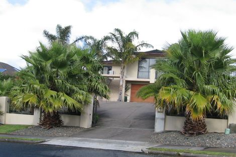 Photo of property in 15 Callender Place, Shelly Park, Auckland, 2014