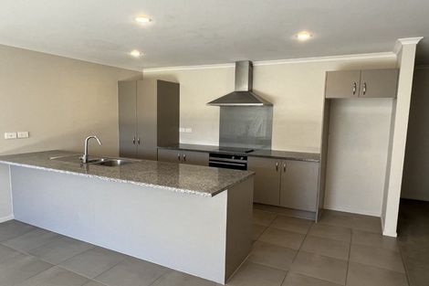 Photo of property in 20 Akeake Lane, Manurewa, Auckland, 2102