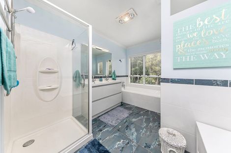 Photo of property in 92 Awanui Rise, Papakura, 2582