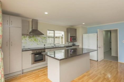 Photo of property in 25 Maypark Crescent, Flat Bush, Auckland, 2016