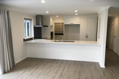 Photo of property in 5 Madeleine Place, Omokoroa, 3114