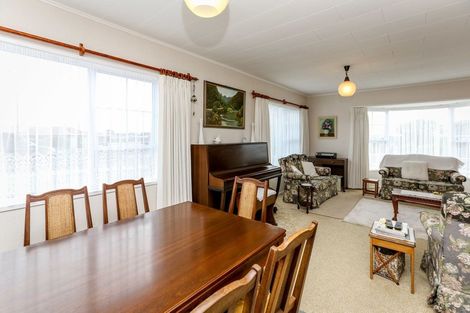 Photo of property in 10 Poplar Grove, Whalers Gate, New Plymouth, 4310
