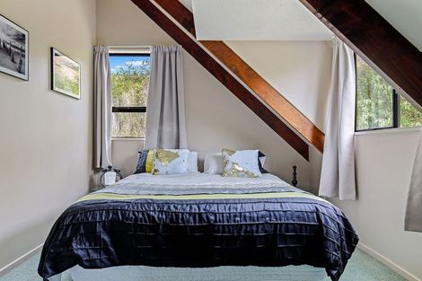 Photo of property in 8 Heathvale Place, Heathcote Valley, Christchurch, 8022