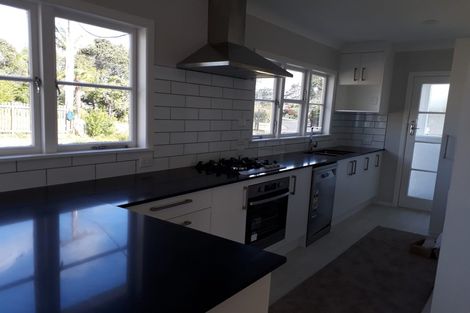 Photo of property in 40 Abbotleigh Avenue, Te Atatu Peninsula, Auckland, 0610