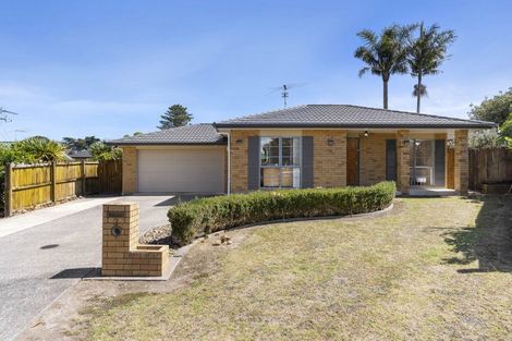 Photo of property in 3 Harobed Place, Weymouth, Auckland, 2103