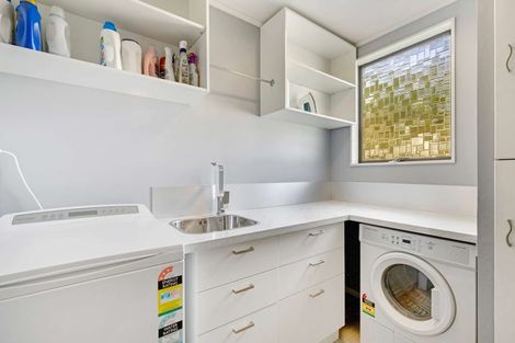 Photo of property in 5/1 Angle Street, Picton, 7220