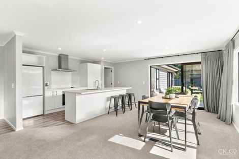 Photo of property in 7 Te Awa Rere Grove, Stokes Valley, Lower Hutt, 5019