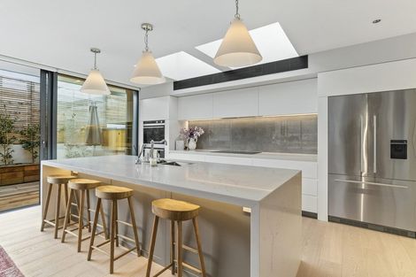 Photo of property in 12 Bay Rise, Wanaka, 9305