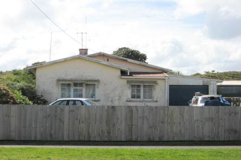 Photo of property in 116 Cornfoot Street, Castlecliff, Whanganui, 4501