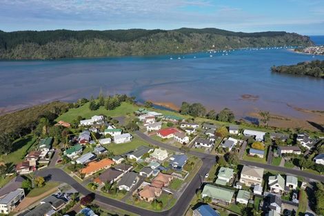 Photo of property in 117 Everitt Crescent, Whangamata, 3620