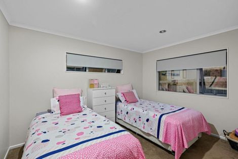 Photo of property in 102b San Marino Drive West, Henderson, Auckland, 0612
