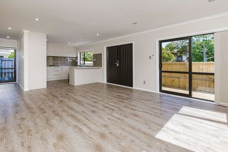 Photo of property in 4a Mirrabooka Avenue, Botany Downs, Auckland, 2010