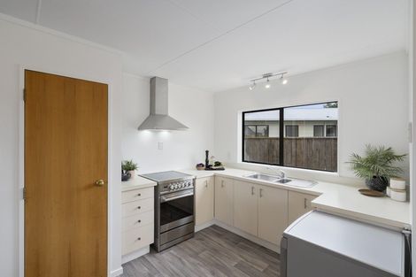 Photo of property in 69 Hillcrest Drive, Kelvin Grove, Palmerston North, 4414