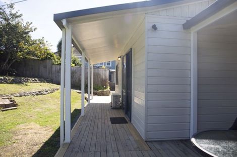 Photo of property in 6a North Street, Tawa, Wellington, 5028