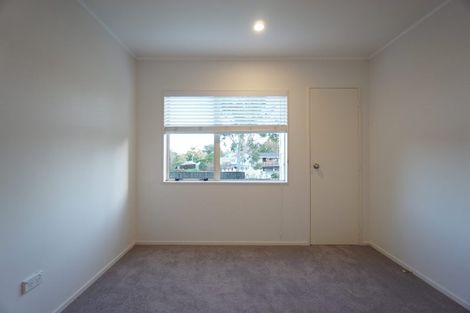 Photo of property in 2/46 La Trobe Street, Pakuranga Heights, Auckland, 2010