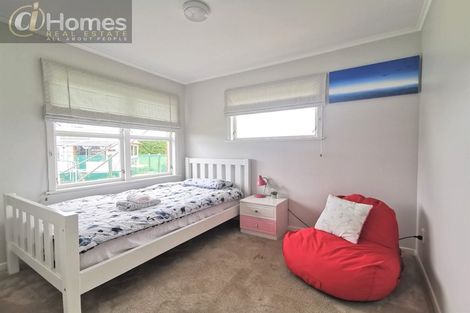 Photo of property in 84 Old North Road, Kumeu, 0892