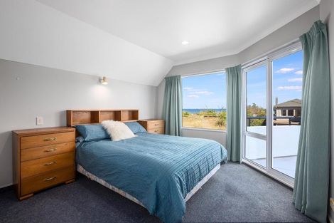 Photo of property in 17a Groves Road, Raumati Beach, Paraparaumu, 5032