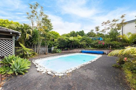 Photo of property in 28 Puawai Place, Northcote, Auckland, 0627