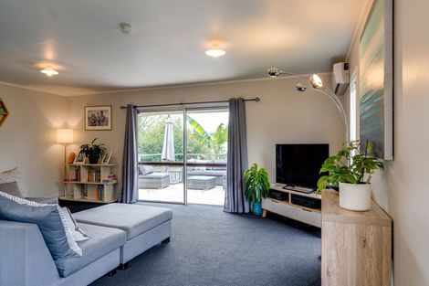 Photo of property in 3 Cross Street, Raglan, 3225