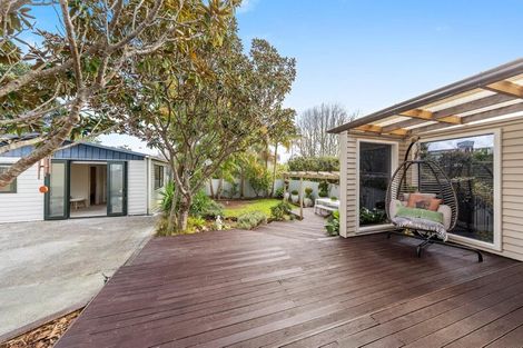 Photo of property in 10 Maranui Avenue, Point Chevalier, Auckland, 1022