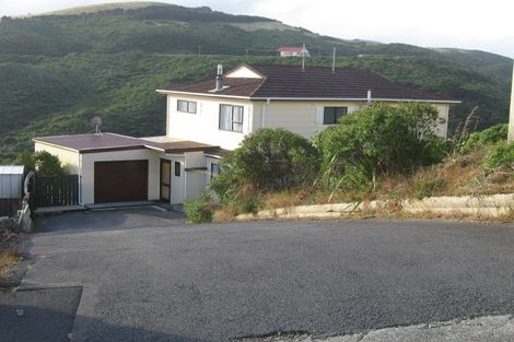Photo of property in 35 Sunhaven Drive, Newlands, Wellington, 6037