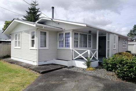 Photo of property in 16 Cedar Place, Hillcrest, Hamilton, 3216