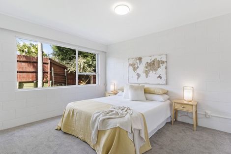 Photo of property in 90 Seabrook Avenue, New Lynn, Auckland, 0600