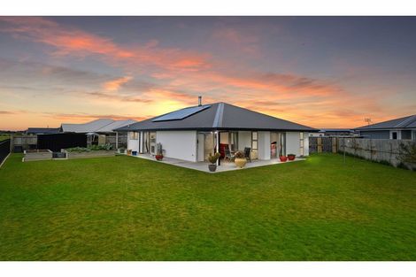 Photo of property in 37 Koura Drive, Rangiora, 7400