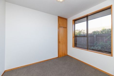 Photo of property in 2/83 Middlepark Road, Sockburn, Christchurch, 8042