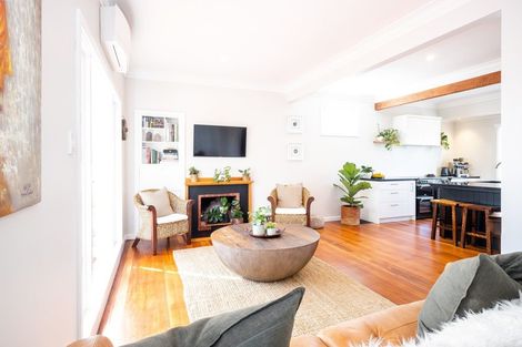 Photo of property in 6 Coleman Terrace, Hospital Hill, Napier, 4110