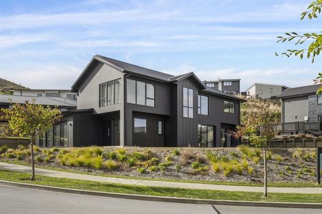 Photo of property in 2 Oakum Road, Whitby, Porirua, 5024