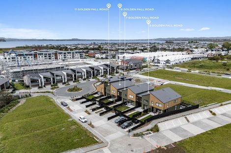 Photo of property in 9 Golden Fall Road, Hobsonville, 0616