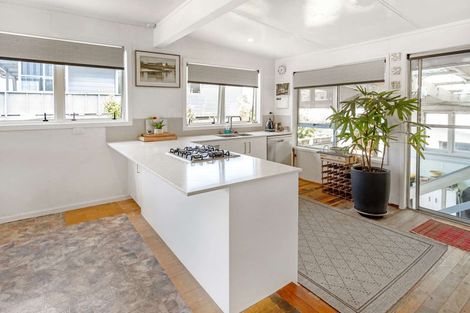 Photo of property in 37 Roretana Drive, Athenree, Waihi Beach, 3177