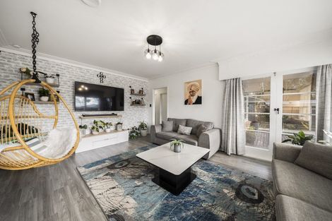 Photo of property in 21 Orams Road, Hillpark, Auckland, 2102