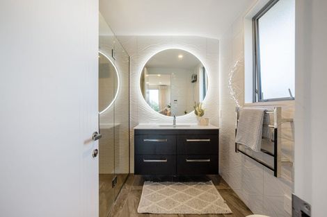 Photo of property in 8 Irvines Track, Halswell, Christchurch, 8025