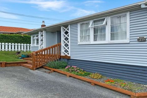 Photo of property in 13b Awaroa Road, Sunnyvale, Auckland, 0612