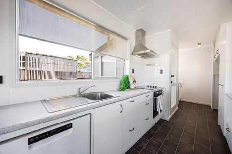 Photo of property in 21 Snells Beach Road, Snells Beach, 0920