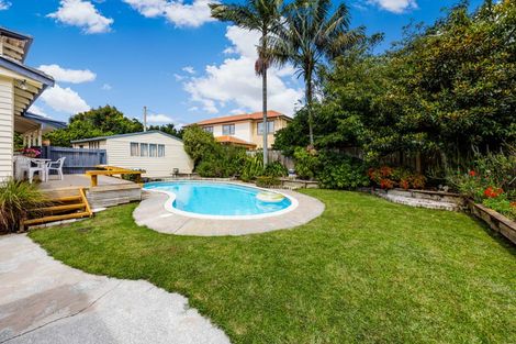 Photo of property in 11a Kerswill Place, Pakuranga, Auckland, 2010